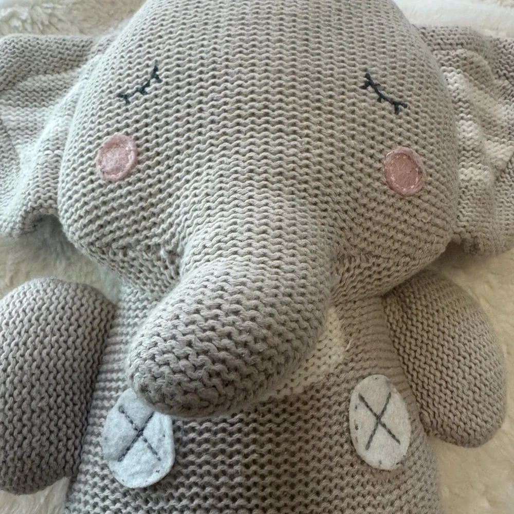 Knit Plush Toy - Gray
